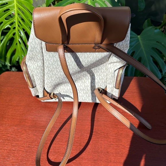 Michael Kors Large Jet set backpack - Picture 7 of 7